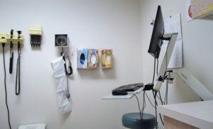 a doctor's office offers great training for medical assistant students on externship